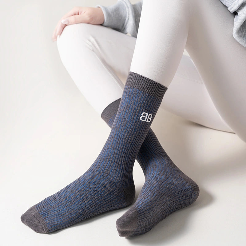 Mid-Calf Non-Slip Pilates Socks – Charcoal Gray Style 02